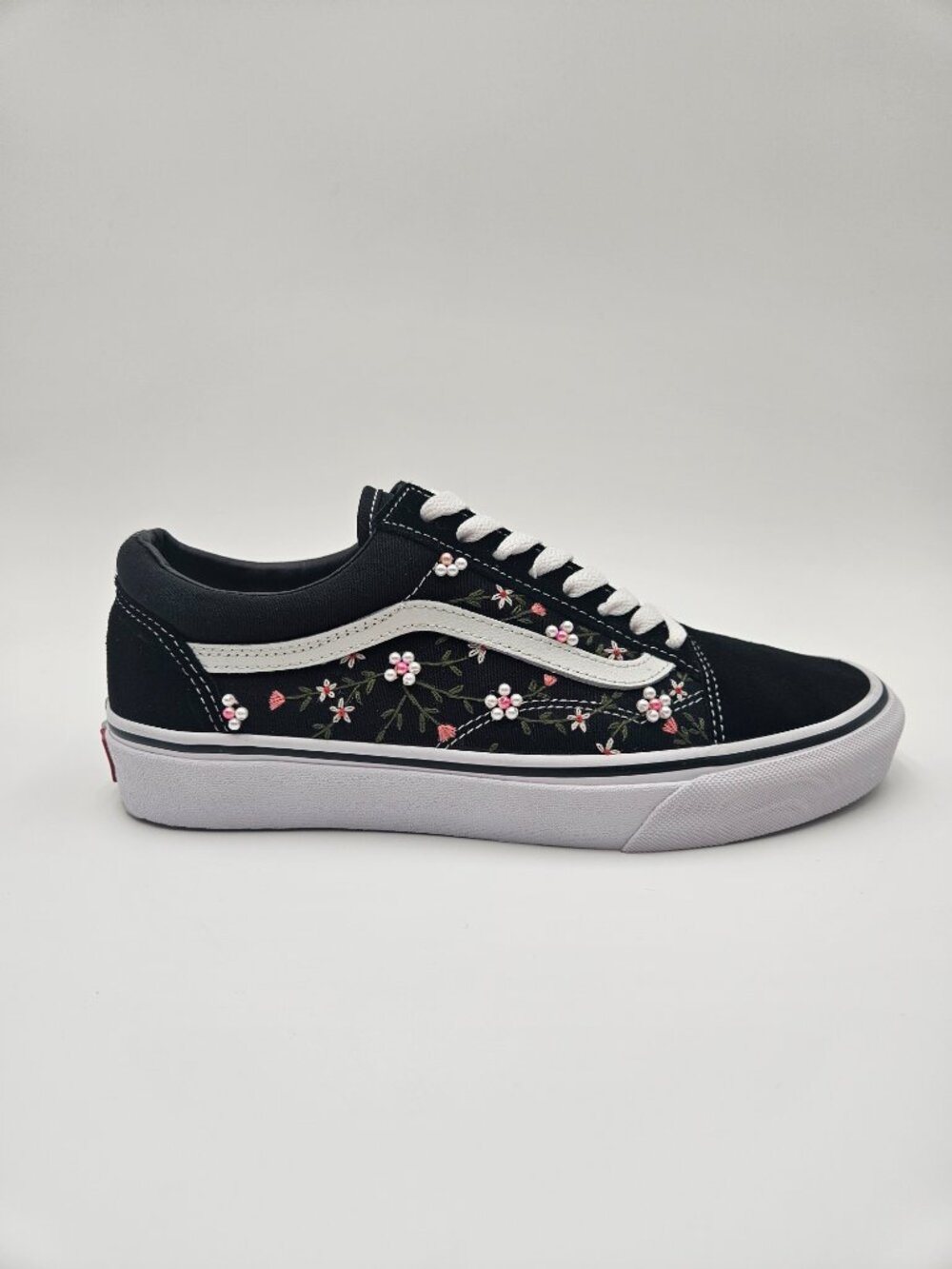 RARE FIND🚨Vans Old Skool Embroidered Floral Beaded Sneakers | Women's 10.5